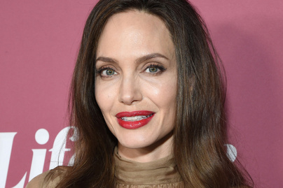 Angelina Jolie és idősebbik lánya ilyen szépek voltak a vörös szőnyegen: kettesben gáláztak Zaharával