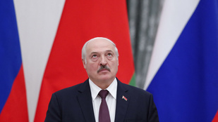 A CNN a törött csontokról és a kivert fogakról kérdezte Lukasenkát