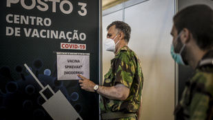 Portugáliában egy admirális vezényelte le az oltási kampányt, igencsak eredményesen