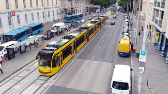 Elesett Budapest egyik legforgalmasabb villamosvonala