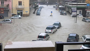 Hatalmas árvíz pusztít Észak-Olaszországban