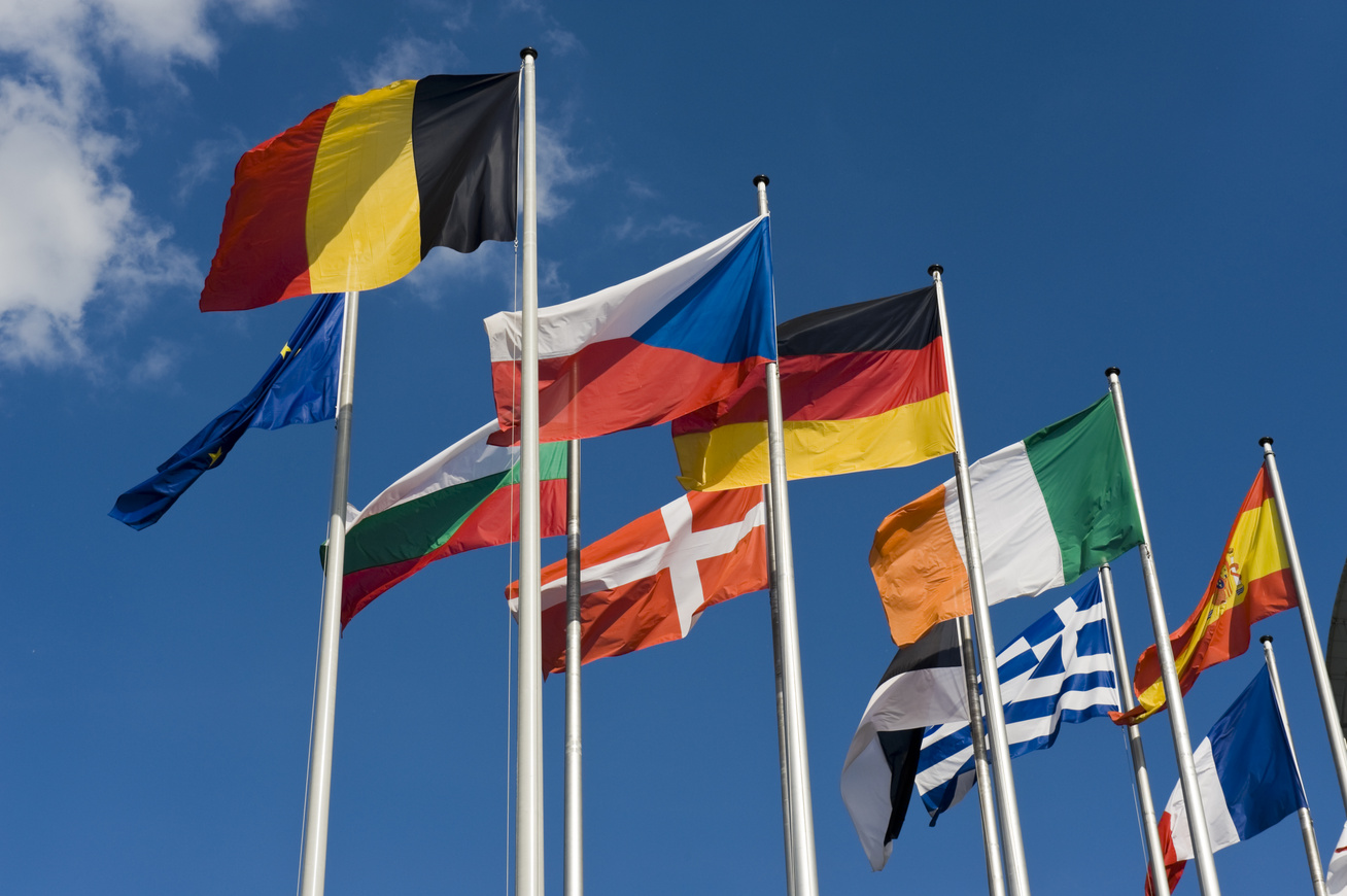 európai zászlók