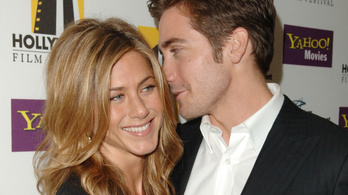 Jake Gyllenhaal: Kínszenvedés volt Jennifer Anistonnal szexjelenetet forgatni