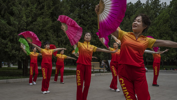 Vége a türelemnek, a kínaiak leszámolnak a táncoló nagyikkal
