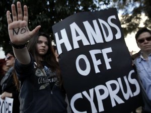 Milliárdos magyarokra is lesújt a ciprusi válság
