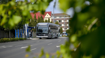 Elektromos autóbuszok állnak forgalomba Debrecenben