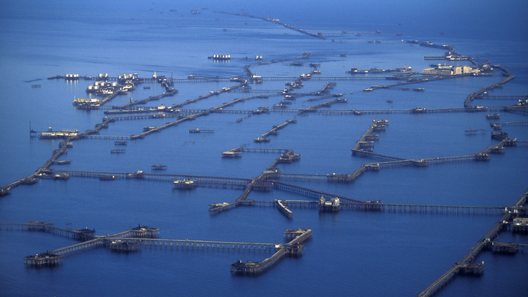 Még mindig dől az olaj az elsüllyedt szovjet Atlantisz tornyaiból