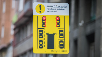 Ilyet még nem láttak, újfajta közlekedési táblák jelentek meg Budapest belvárosában