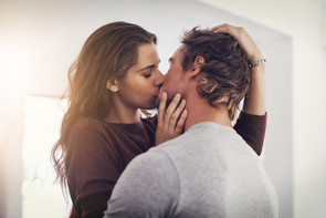 Több csók elégedettebb párkapcsolatra utal egy új tanulmány szerint