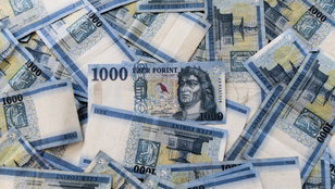 Új forintmélypont: 400 forint felett a svájci frank