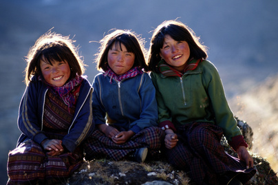 Az ország, ahol a boldogságot mindennél többre becsülik: mit mér a bhutáni Bruttó Nemzeti Boldogság Index?