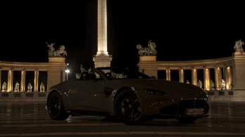 Képzelt este egy Aston Martin Vantage Roadster volánja mögött