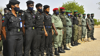 Nigéria nehézfegyverzetet vetett be a bűnbandák ellen