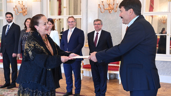 Új nagykövetek érkeznek Magyarországra