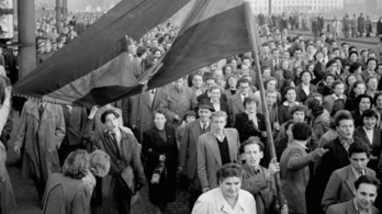 65 évvel ezelőtt kitört a forradalom Budapesten