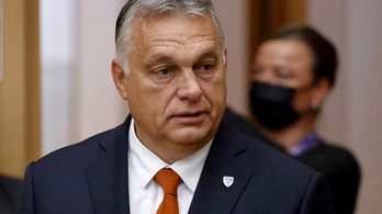 Üzent Orbán Viktornak a román szélsőjobb vezére, reméli, hogy ott is ugyanolyan kormány lesz