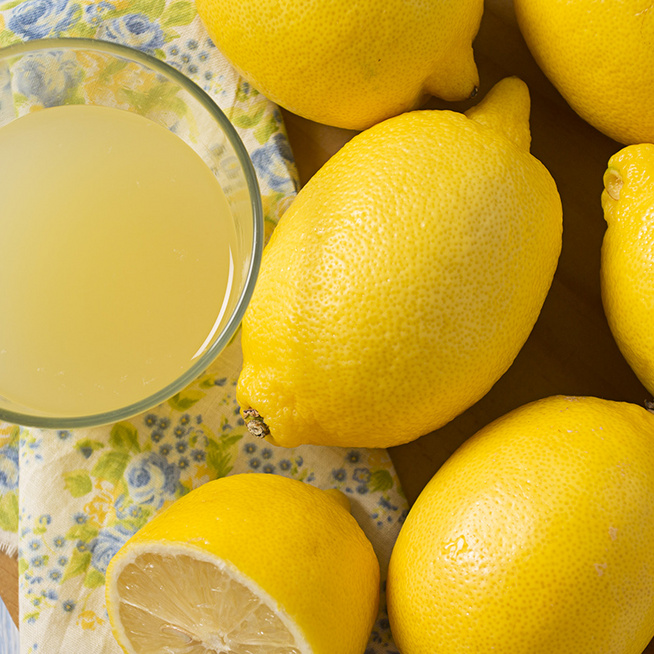 Így nyerj ki citromlevet, ha nincs otthon facsaród: 3 bevált praktikát mutatunk