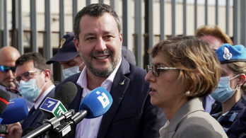 Börtönre ítélhetik a volt olasz belügyminisztert