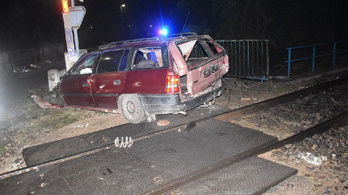 Elfogták a sofőrt, aki miután vonattal ütközött, magára hagyta sérült utasát