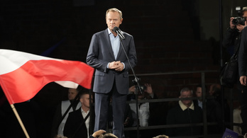 Ellenfél nélkül választották meg Donald Tuskot a legnagyobb lengyel ellenzéki párt élére
