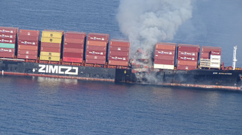Megfékezték a tüzet a kigyulladt kanadai teherhajón
