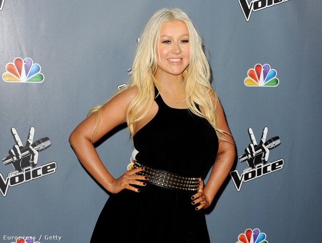 Ez már 2013 március 20-a: Christina Aguilera a The Voice negyedik évadának bemutatójára érkezik Los Angelesben.