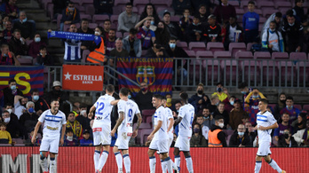 Csodagólok a Camp Nouban, újra botlott a Barca