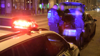 Tipikus lehúzás egy Rákóczi úton működő bárban, lecsaptak a rendőrök