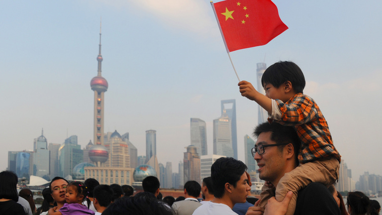 Hosszúra nyúlik Peking karja, így távvezérel Európában a Kínai Kommunista Párt