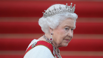 II. Erzsébet óráinak átállítására egy egész hétvége kell