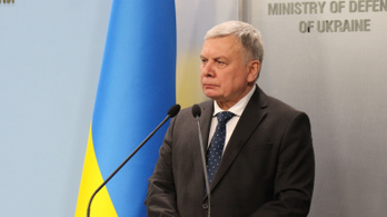 A miniszterelnök-helyettes után a védelmi miniszter is lemondott Ukrajnában