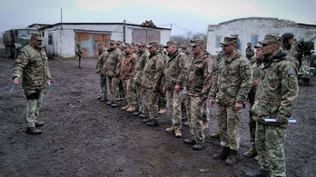 Oroszország és Ukrajna is tagadja, hogy nőne az orosz katonák száma az ukrán határnál