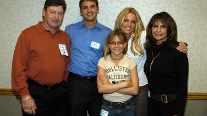 Az anyját hibáztatja Britney Spears, amiért apja 13 évig elősködött rajta