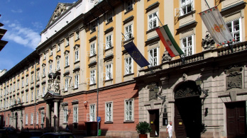 Budapest vezetése eladná a Városháza épületét