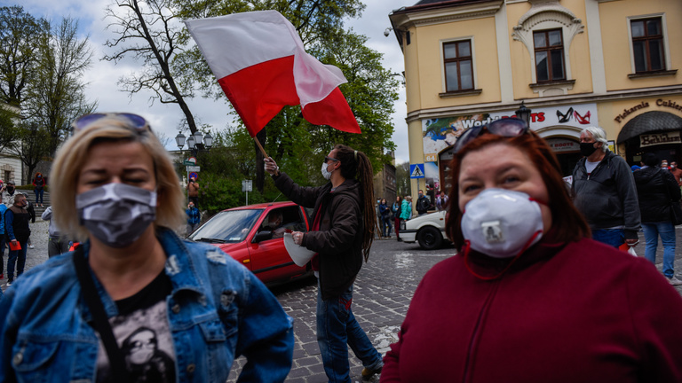 Gazdasági előnyt kovácsolnak a lengyelek a járványból