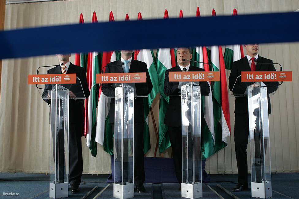 Négy év kitartó polgárikörözés és konzultálás ellenére a Fidesz egy teljesen elszámított és félresikerült kampánnyal elbukta a 2006-os választásokat. Ekkor többen már Orbán Viktor bukását és a Fidesz felbomlását vizionálták. A Fidesz azonban szorosra zárta sorait, és komolyabb konfliktusok nélkül vészelte át a következő négy évet is.  Ráadásul ezalatt sikerült megtorpedózni a szocialista kormány reformjait, megbuktatni Orbán személyes nemezisét, Gyurcsány Ferencet, és nem utolsó sorban elérni, hogy a 2010-es választásokon a Fidesz legyen az egyetlen komolyan vehető, kormányképes erő. Ennek megfelelően a párt a választásokon elsöprő, kétharmados sikert aratott, amit Orbán elegendőnek tartott egy olyan „centrális erőtér” kialakításához, mely évtizedekre képes dominálni a magyar politikát.