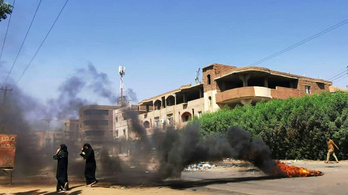 Könnygázzal verték szét a tanárok tüntetését Szudánban