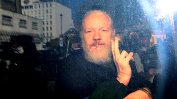Julian Assange megházasodna a börtönben, de nem engedik