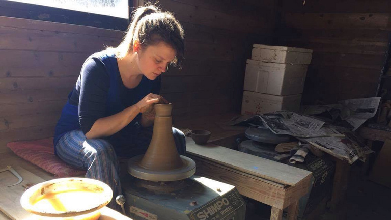 Japánban született újjá a tiszakécskei keramikus
