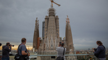 Már a kilencedik tornyot csinosítják Barcelona káprázatos katedrálisán