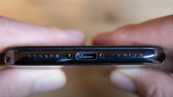 27,5 millió forintért kelt el a világ első USB-C iPhone-ja
