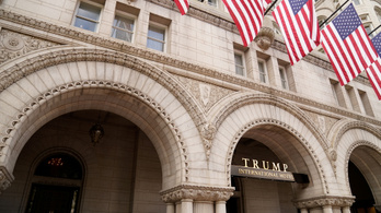 Donald Trump eladja washingtoni hotelét