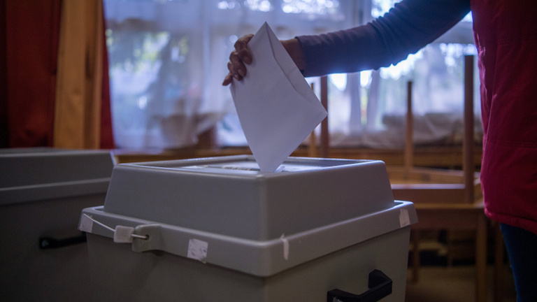 Az ellenzék szerint a kormány legalizálta a választási csalást