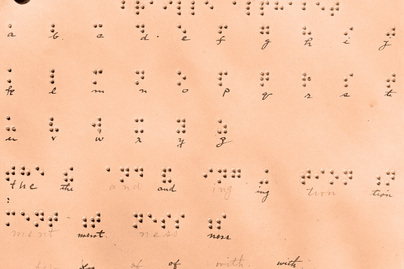Csak 12 volt Louis Braille, amikor kitalálta a vakok speciális írásrendszerét: katonai titkosírás alapján dolgozott