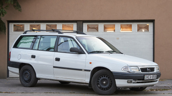 Erőmérő: Opel Astra Caravan 1.6 16V - 1999.