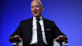 Jeff Bezos úgy látja, idővel emberek milliói lakhatnak majd távoli bolygókon