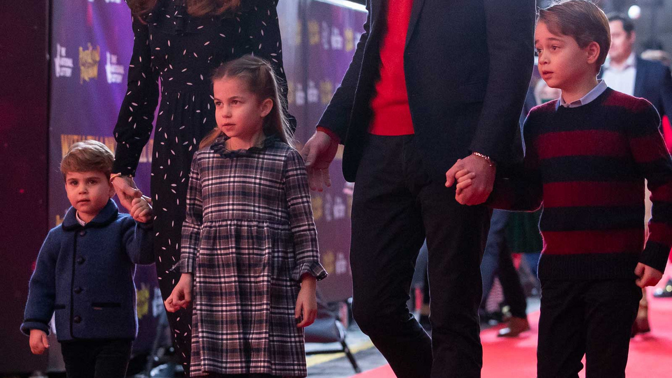 Charlotte hercegnő már kész kis hölgy – ezek a legédesebb fotók Vilmos és Katalin gyermekeiről 2021-ből