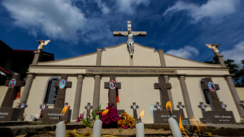 Megkezdődött a per a 279 halálos áldozatot követelő húsvéti terrortámadás ügyében Srí Lankán