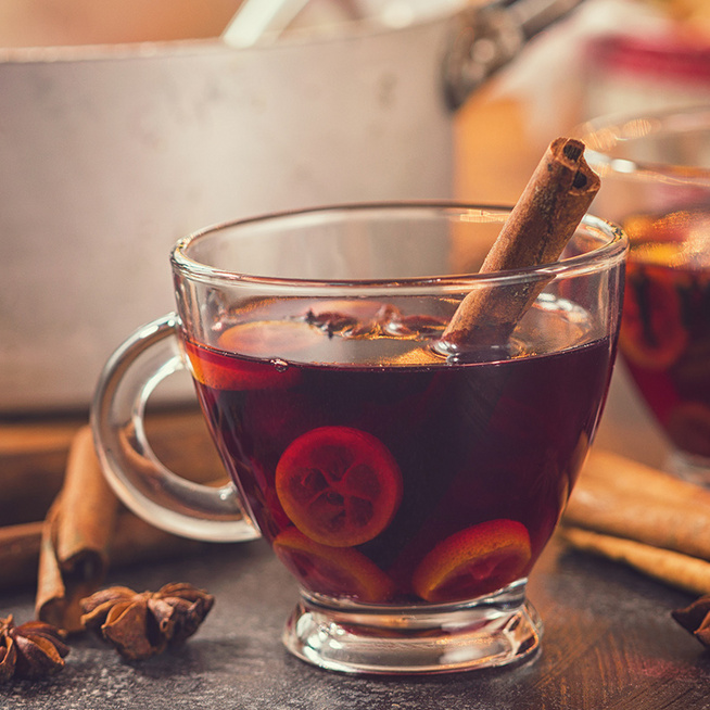 Karácsonyi, fűszeres forralt bor: otthon is jólesik a testet és lelket melengető ital