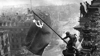 Ezért módosították a képet, amelyen vörös lobogó került a Reichstagra – Fénnyel írt történelem